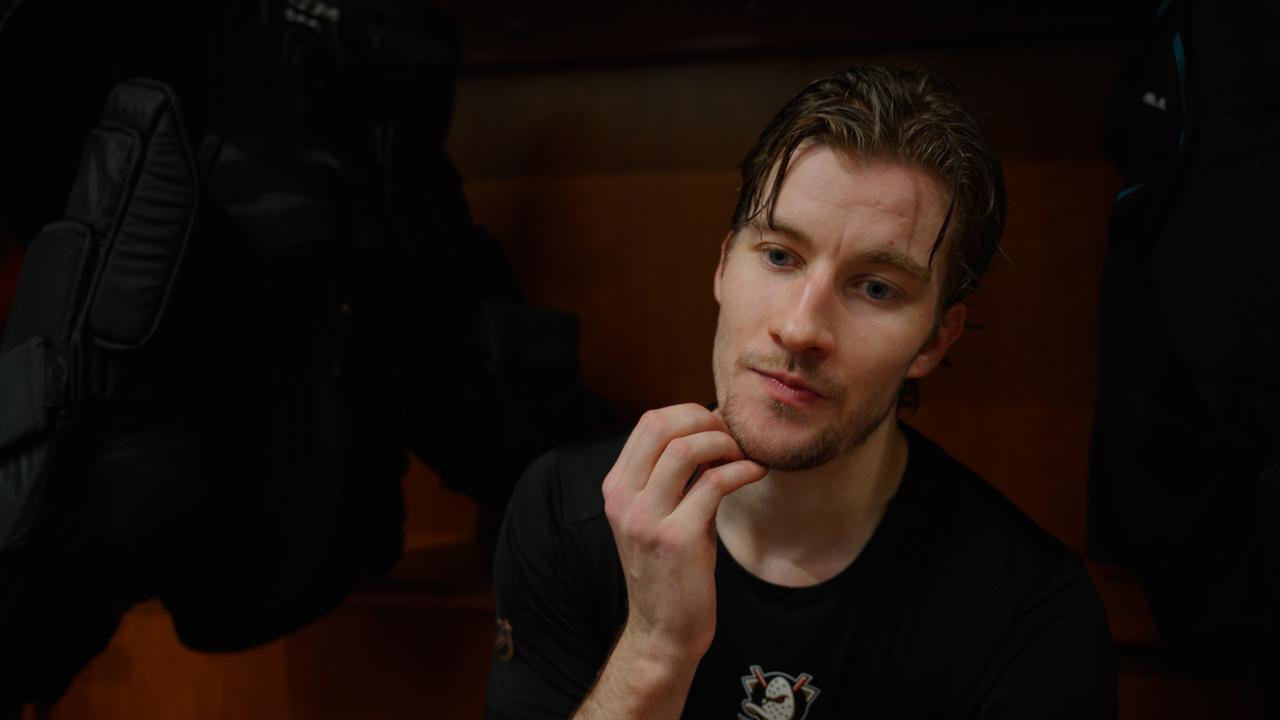 Victory+ - Ducks Morning Skate: Lukáš Dostál