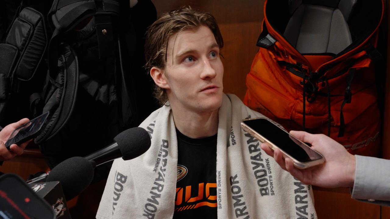 Victory+ - Ducks Post Game: Lukas Dostal