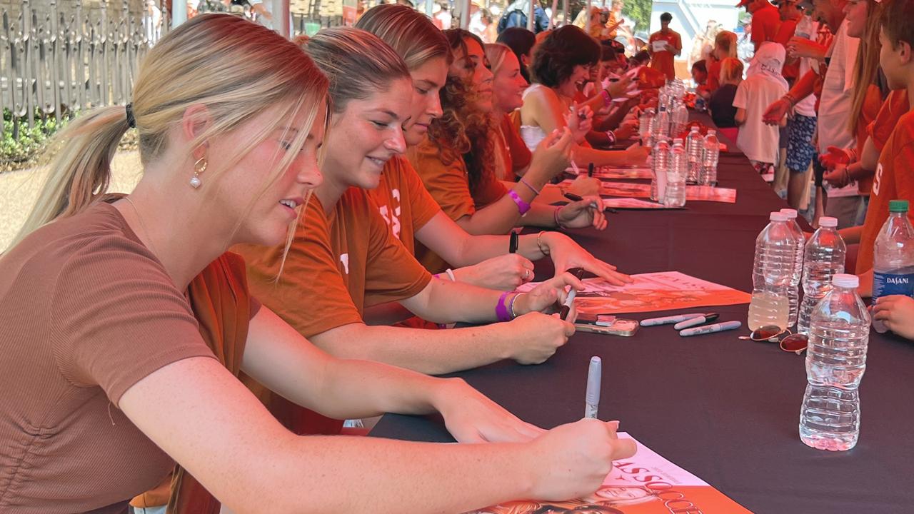 Victory+ - Autographs
