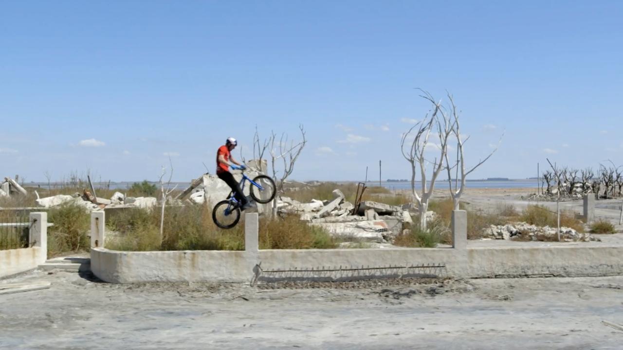 Victory+ - Ghost Town Rider